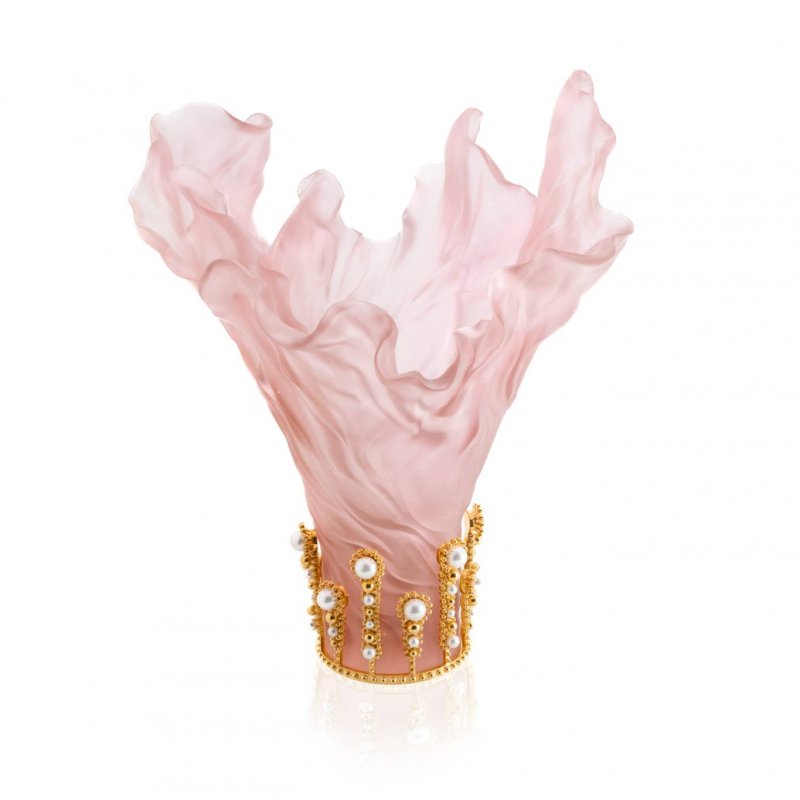 Daum and Tamara Ralph Celebrate Femininity and Timeless Elegance