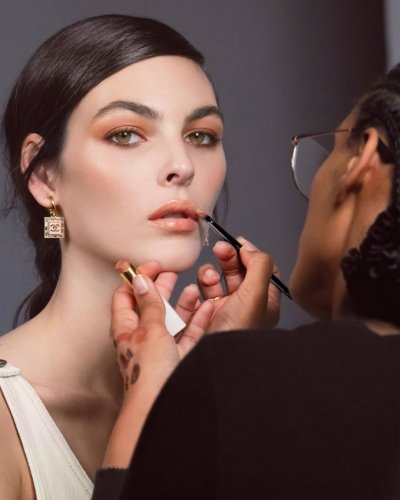 Spring 2025 Lip Trends: Bold Colors & Glossy Finishes