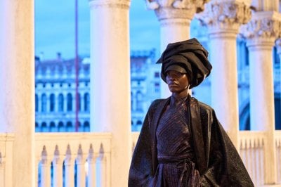 Hats in Women’s Fashion – The History of a Timeless Crown