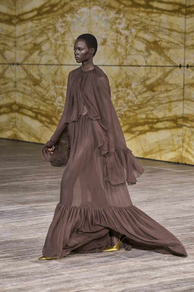Sheer Perfection – Masterfully Embracing See-Through Styles
