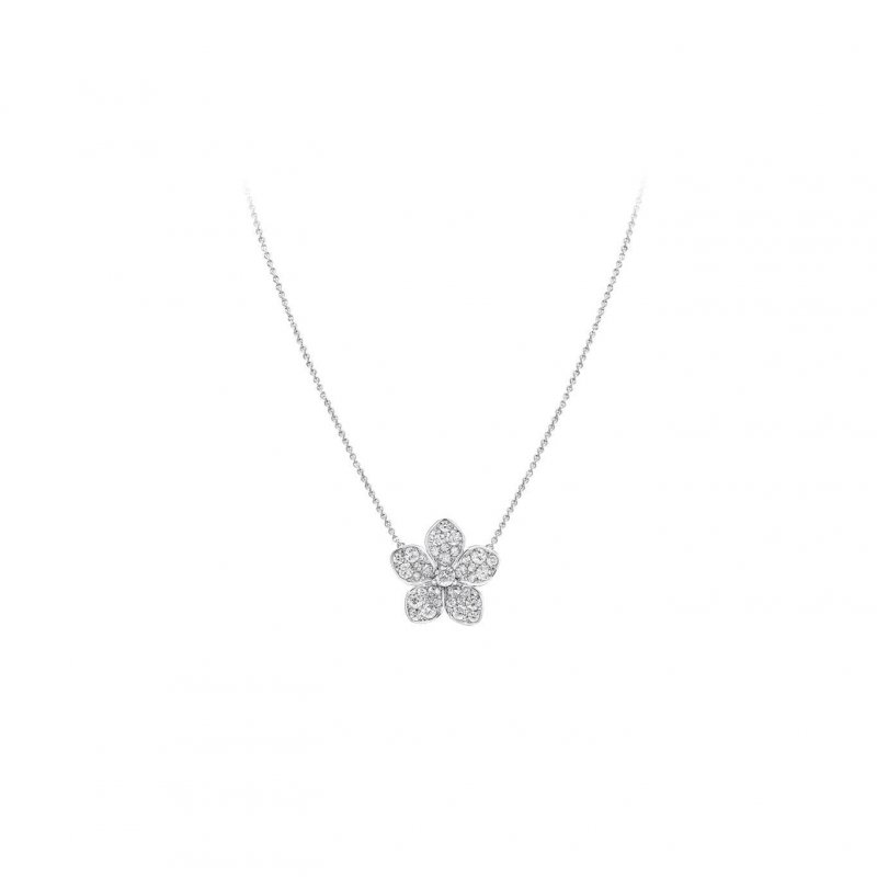 قلادة Wild Flower من غراف
