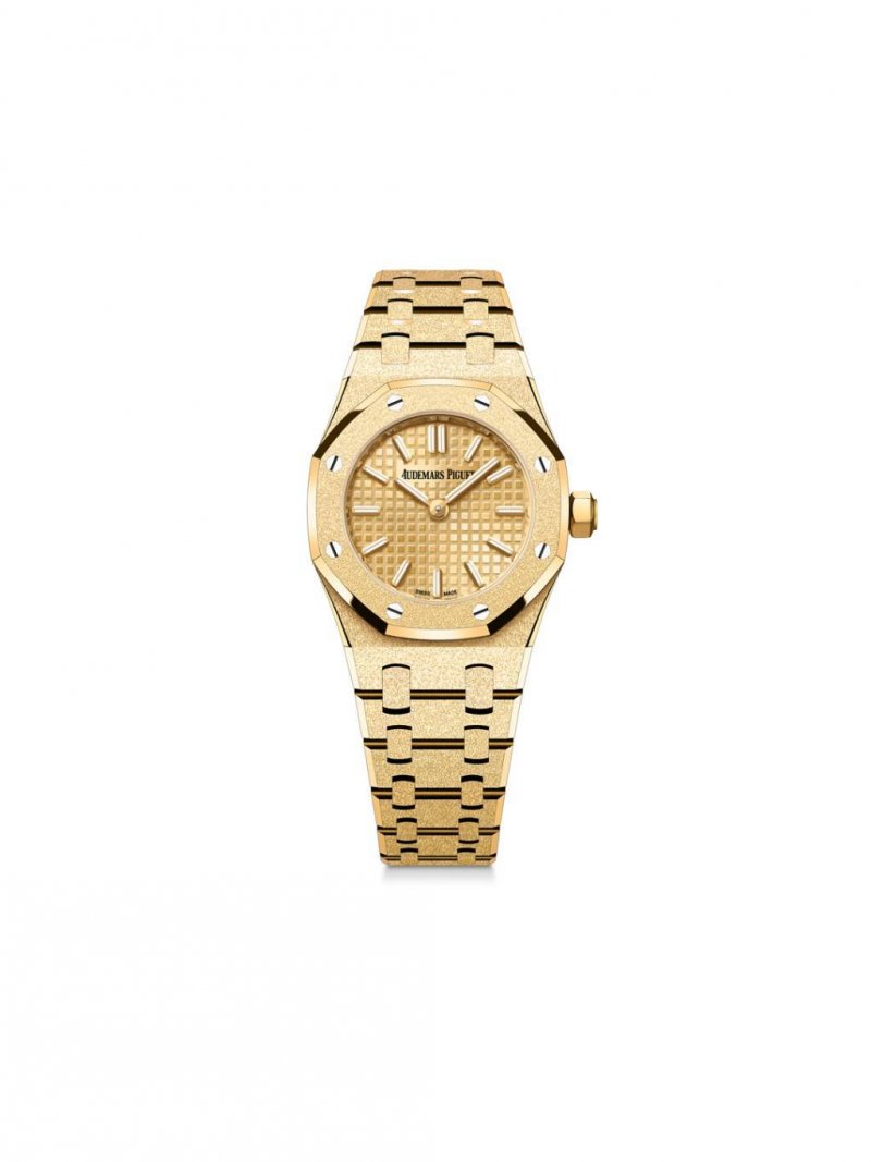 ساعة Lady Arpels Jour Nuit من فان كليف أند آربلز 
ساعة Mini Royal Oak من أوديمار بيغيه