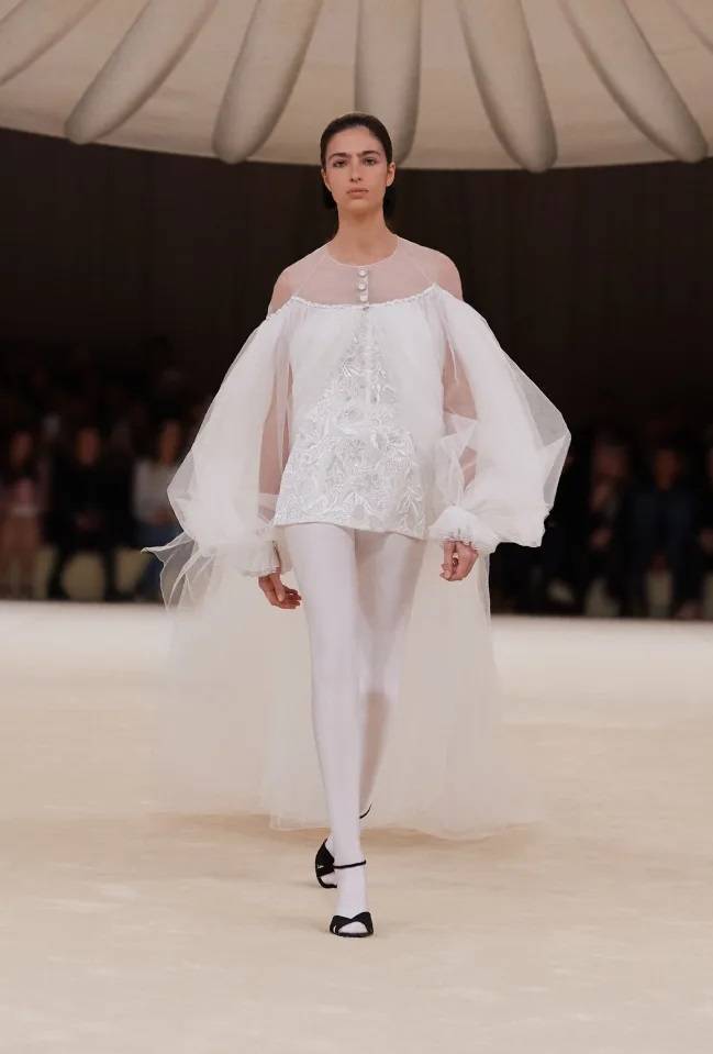 مجموعة هوت كوتور ربيع وصيف 2024 من شانيل CHANEL