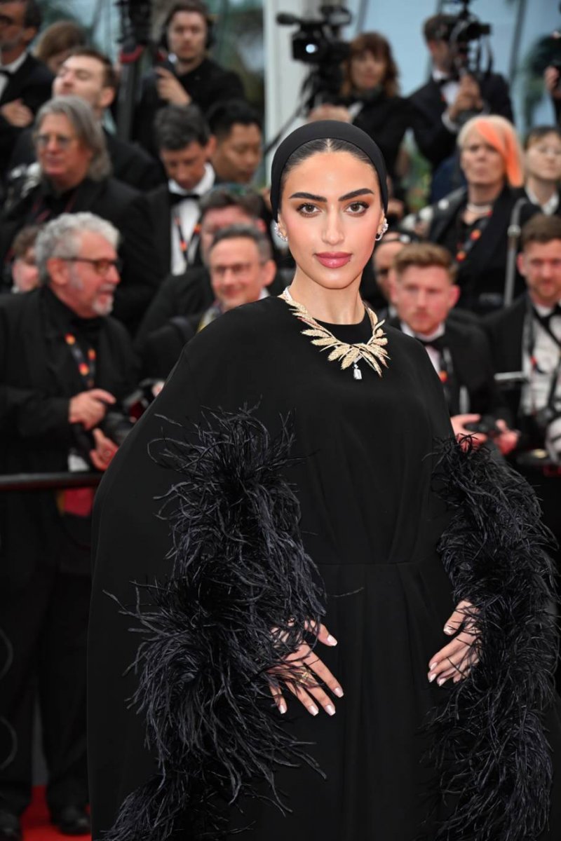 يارا النملة أرفقت إطلالتها من رامي قاضي بمجوهرات من شوميه في الحفل الافتتاحي لمهرجان كان السينمائي للعام 2024