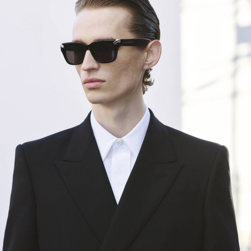 Sunglasses, A Must for Every Fashionable Man