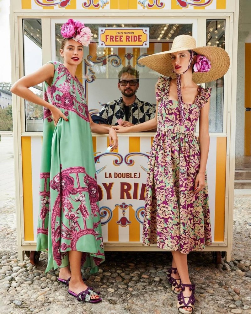 Enjoy Summer in Fashionable Dresses