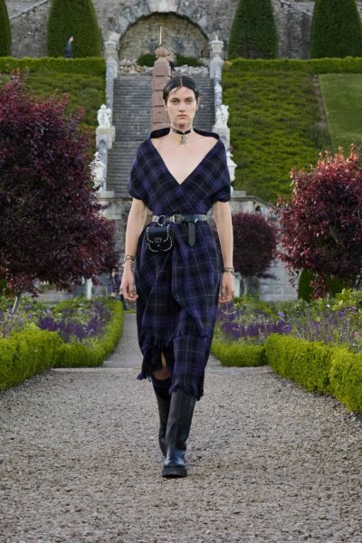 Scotland Witnesses the Reveal of the Dior Cruise 2025 Collection