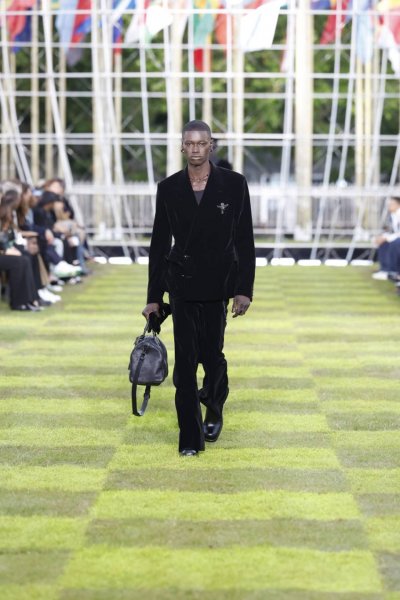 Louis Vuitton Presents Its Spring-Summer 2025 Men’s Collection