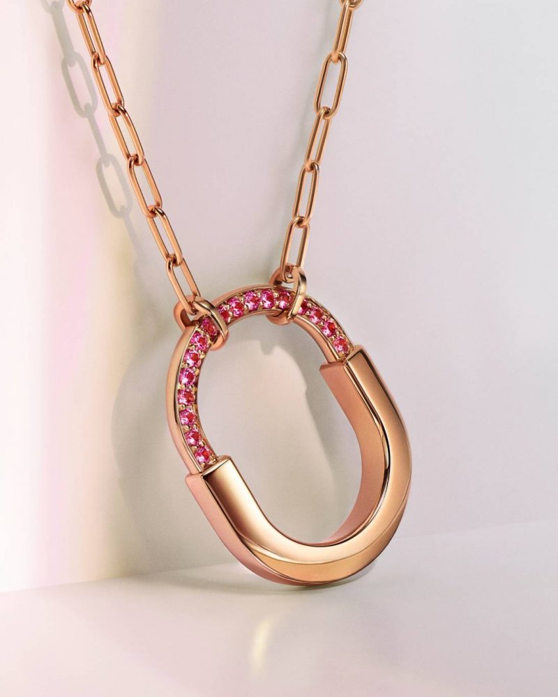 Tiffany & Co. Loves in Pink