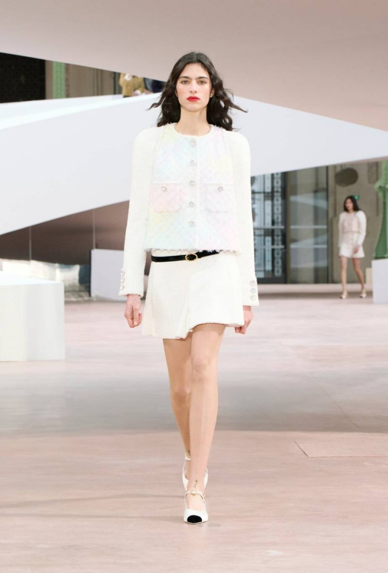 مجموعة كوتور ربيع وصيف 2025 من شانيل CHANEL