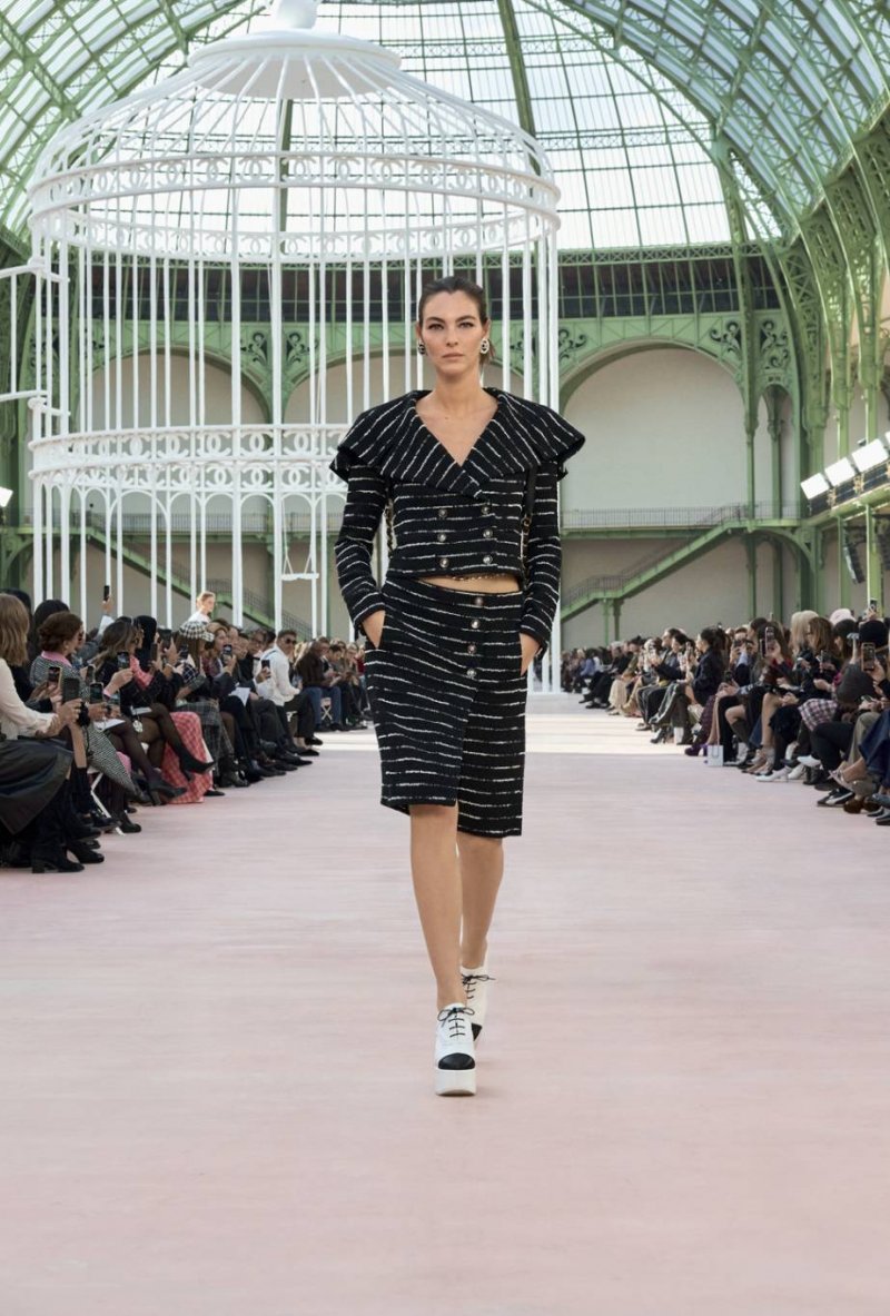 مجموعة الملابس الجاهزة لربيع وصيف 2025 من شانيل CHANEL