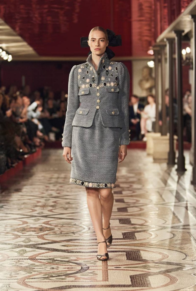 CHANEL Fall/Winter 2024-2025 Haute Couture Collection CHANEL Fall/Winter 2024-2025 Haute Couture Collection