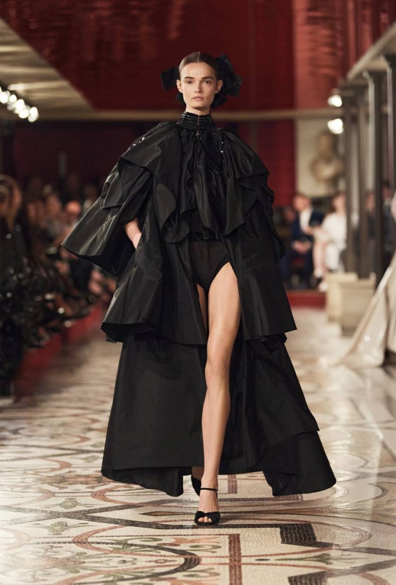 CHANEL Fall/Winter 2024-2025 Haute Couture Collection CHANEL Fall/Winter 2024-2025 Haute Couture Collection