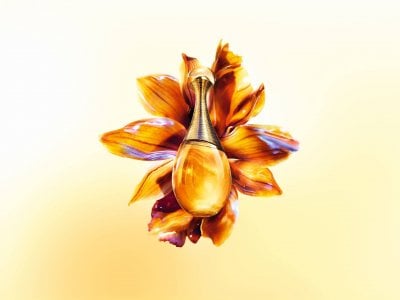 ريهانا تُلهم عطر ديور الجديد J’adore Intense