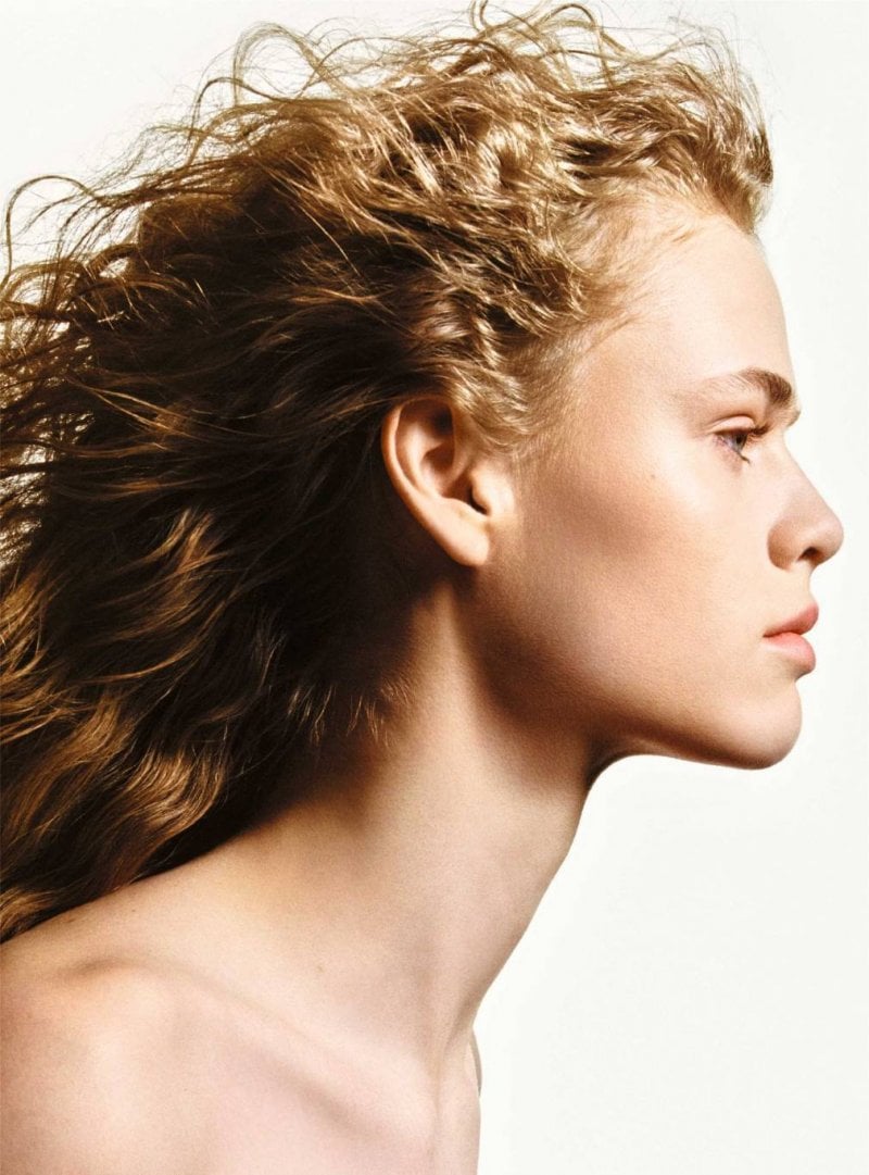 مجموعة Hermès Plein Air تتوسّع بإطلاق مستحضر أساس بلمسة مطفيّة مشرقة