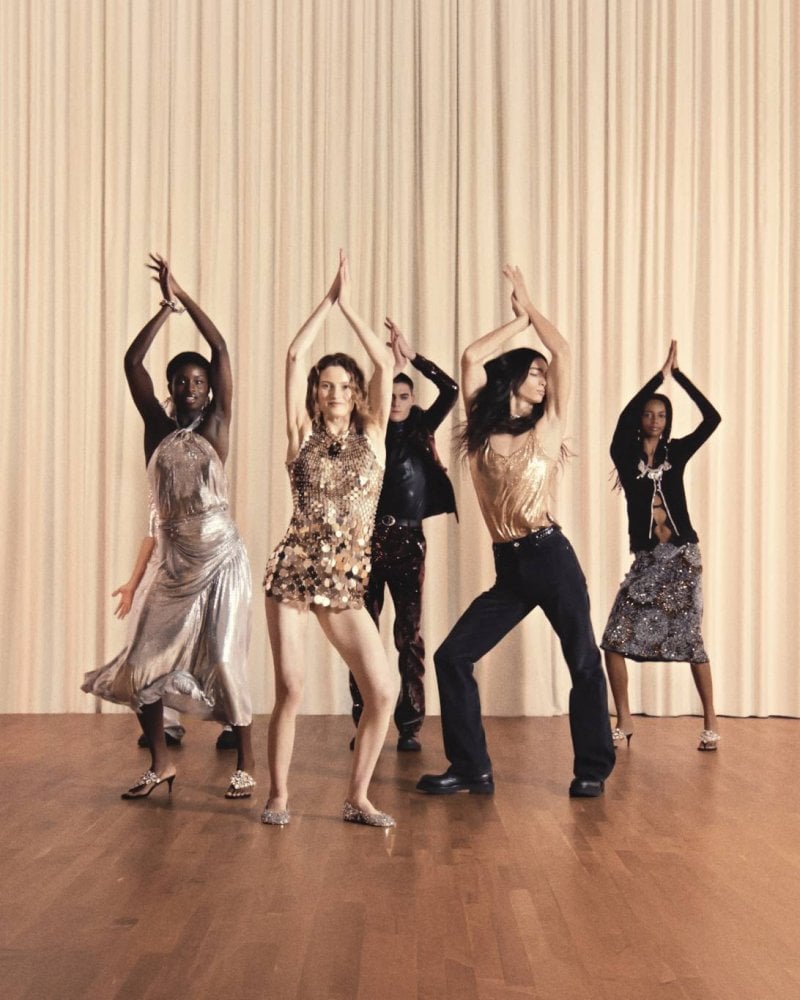 صورة الغلاف بعدسة كوينتن سونييه