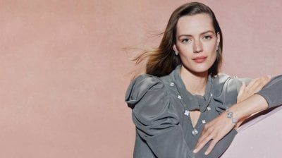 Van Cleef & Arpels Reinvents the Icon of Luck with New Alhambra Creations (نسخ)