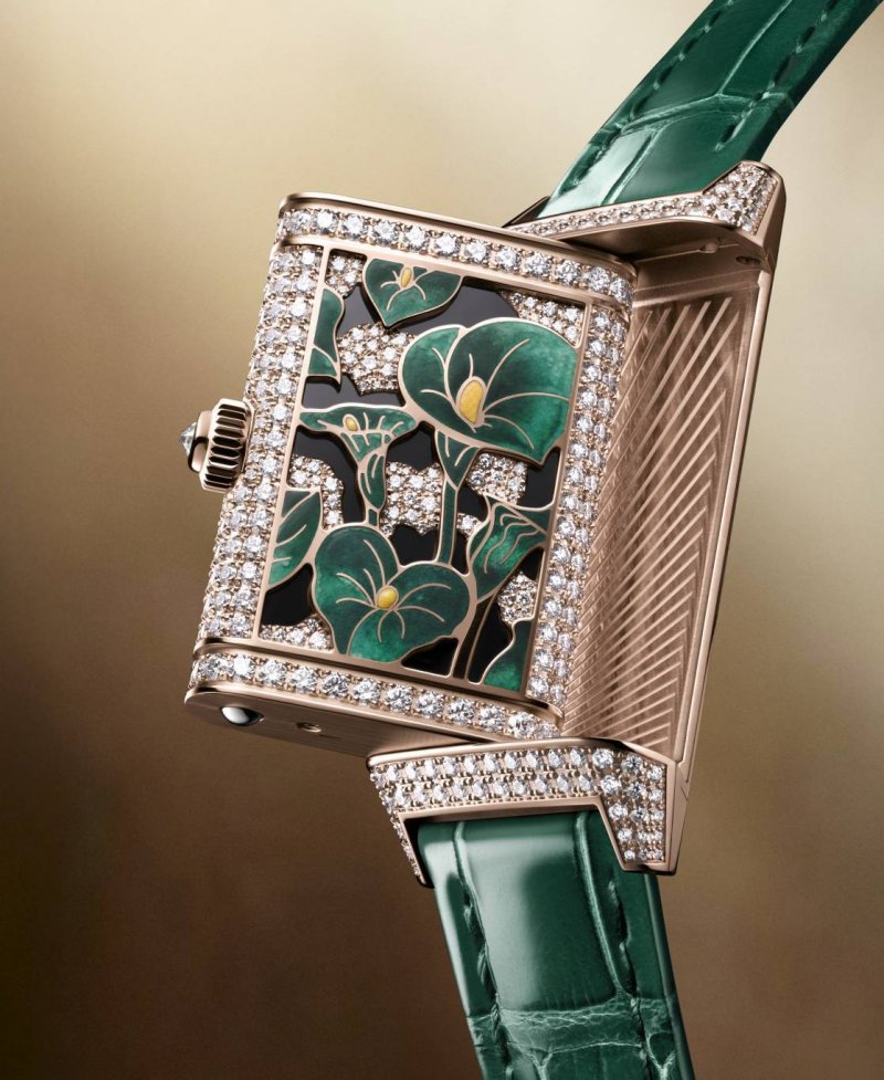 ساعة Reverso One Precious Flowers من جيجر-لوكولتر 