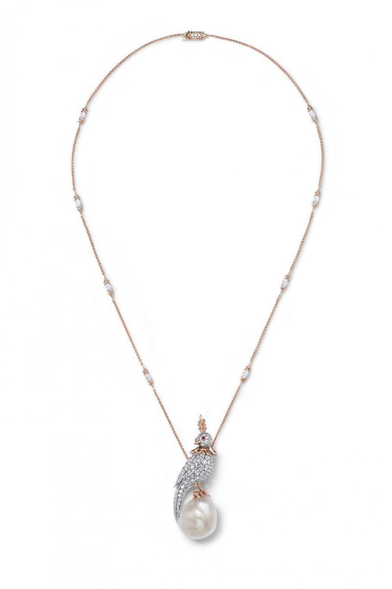 عقد Bird on a Pearl الراقي من تيفاني أند كو 
