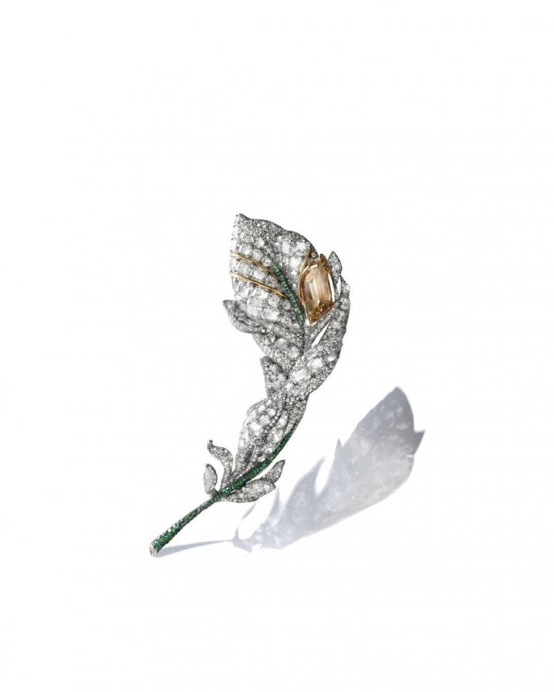 بروش Feather من مجموعة 20th Anniversary من سيندي تشاو 
