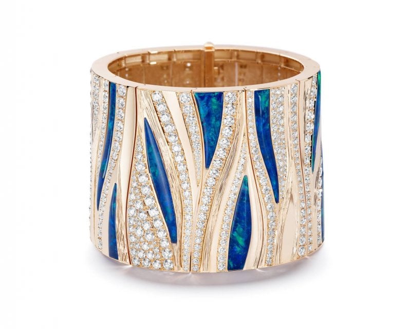 سوار من مجموعة Shapes of Extraleganza للمجوهرات الراقية من بياجيه 