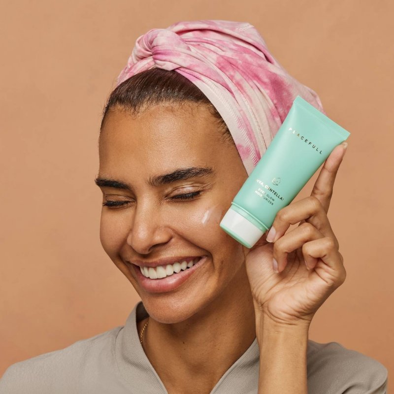 أطلقت صانعة المحتوى الإماراتيّة سلامة محمد علامتها للعناية بالبشرة بيسفول عام 2021. 
