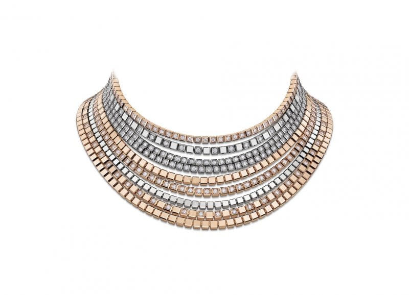 عقد من مجموعة Ice Cube Sculpted by Light للمجوهرات الراقية من شوبارد 