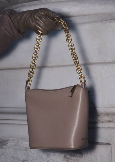 Emporio Armani Unveils “Sissi”, a Chic New Icon for Autumn 2025