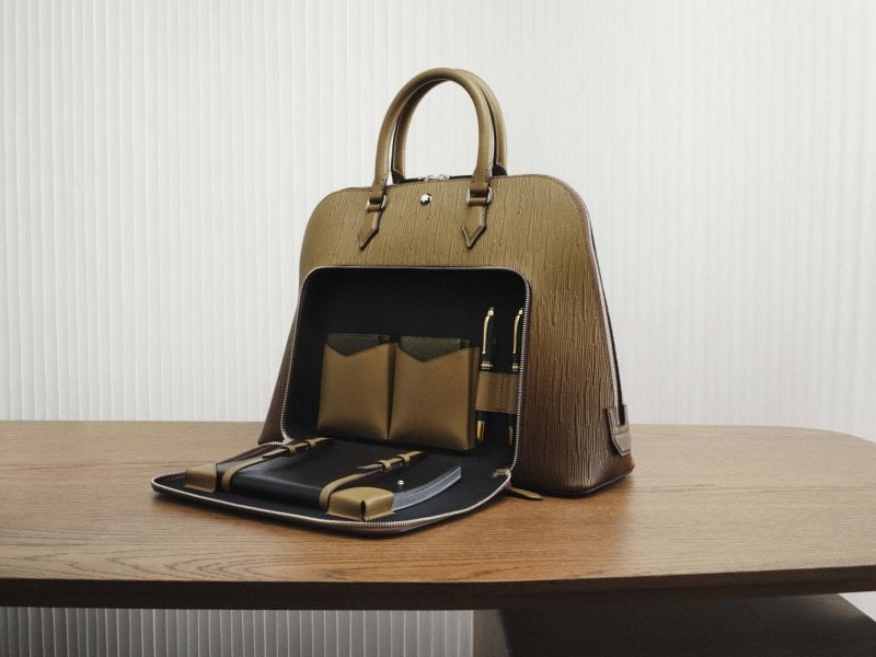 صورة الغلاف من مونبلان 
