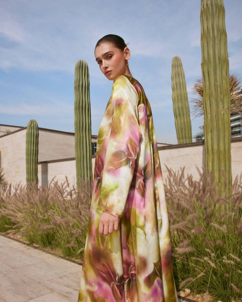 How to Wear Tropical Prints: Bold, Breezy, and Beautiful
