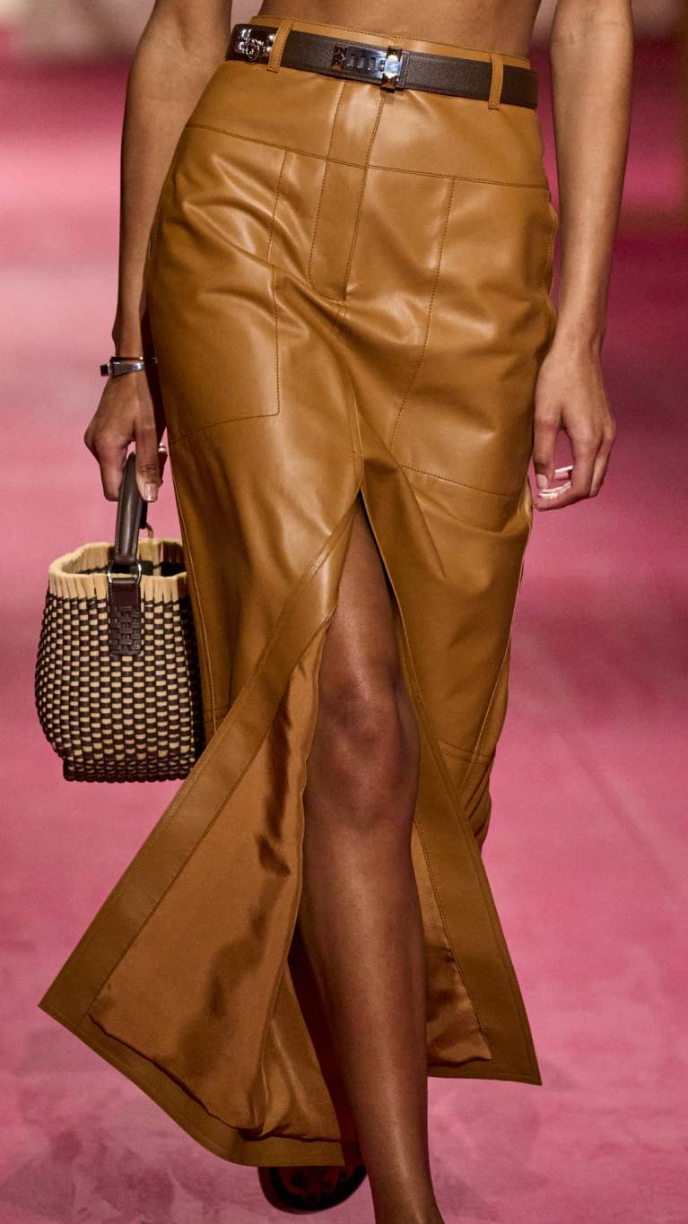 Skirting the Right Way…