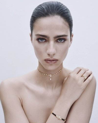 CHANEL No5 Transforms into Dazzling Diamond Icons