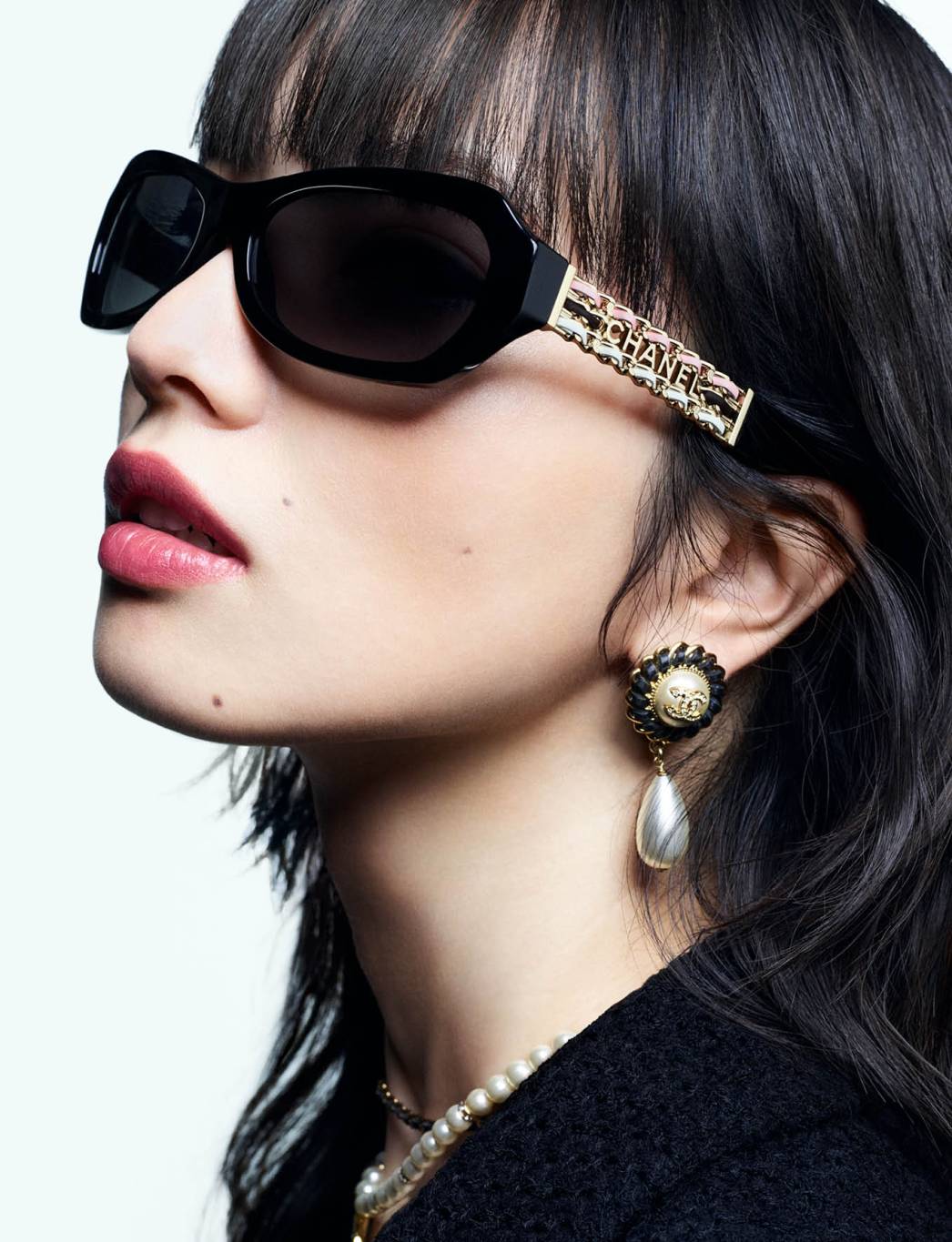 Frame It Right – Sunglasses That Flatter