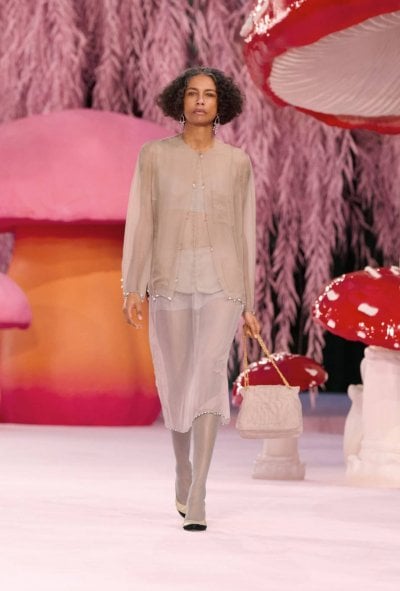 CHANEL Haute Couture Spring-Summer 2026: A Poetic Flight (نسخ)