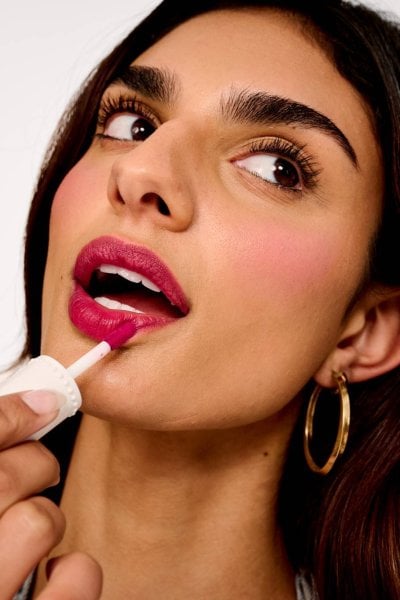 بنفت كوزمتكس توسّع مجموعة Tint الأيقونيّة