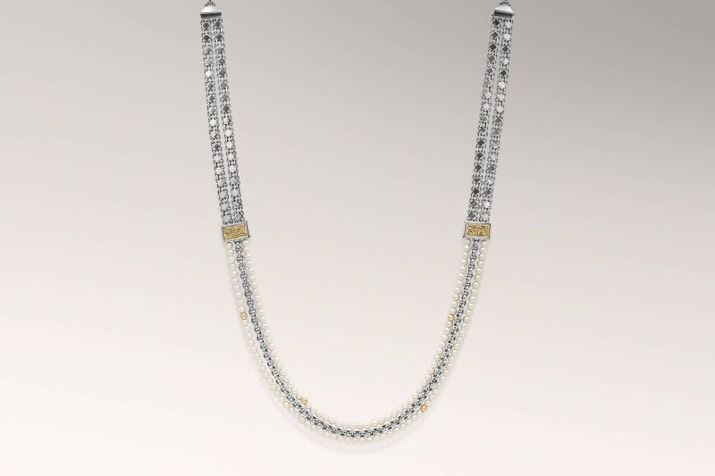عقد Layered Pearl من عزة فهمي
