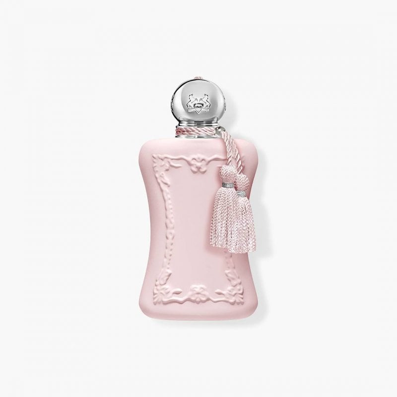 عطر Delina من مارلي مزيج من النفحات الزهريّة الناعمة التي تمنح إحساسًا عروسيًّا واضحًا.