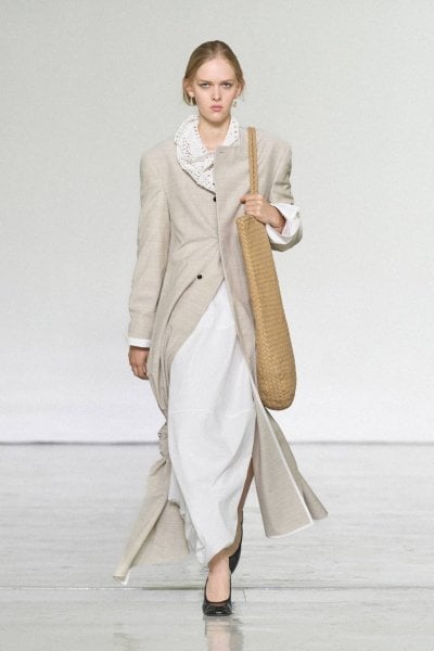 Bottega Veneta Summer 2027: The Art of Lightness (نسخ)