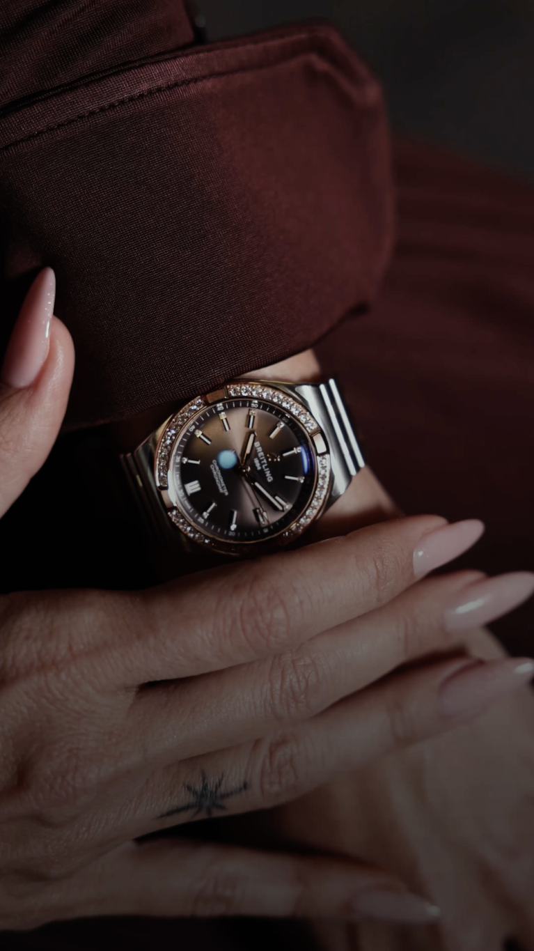 أزياء مود تستكشف الفصل الجديد من ملحمة Chronomat الأيقونيّة من بريتلينغ