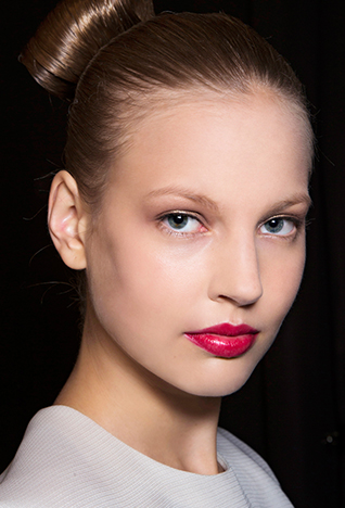 <strong>جون غاليانو </strong><br />
مجموعة ربيع وصيف 2015