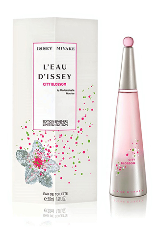 <strong>فساتين ذات أكمام من الدّانتيل </strong><br />
<br />
ماركيزا