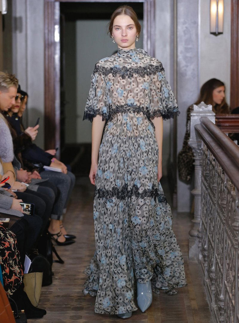 علامة Little Marc Jacobs<br />
<em>من موقع </em><em>Melijoe.com</em><br />
&nbsp;