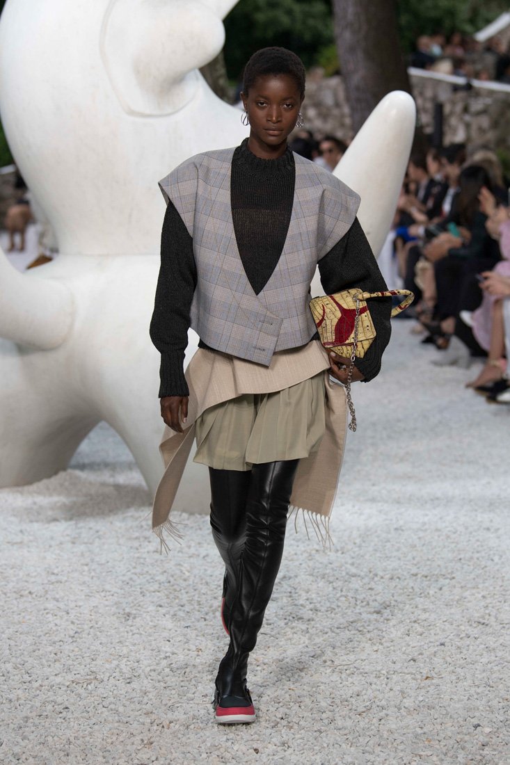 <strong>شانيل </strong><strong><span dir=LTR>CHANEL</span></strong><strong>،</strong> مجموعة ر للمجوهرات الرّاقية، خاتم <span dir=LTR>Rose Intense</span>