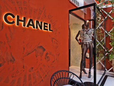 بوتيك Chanel Ephemeral تستولي على جزيرة كابري
