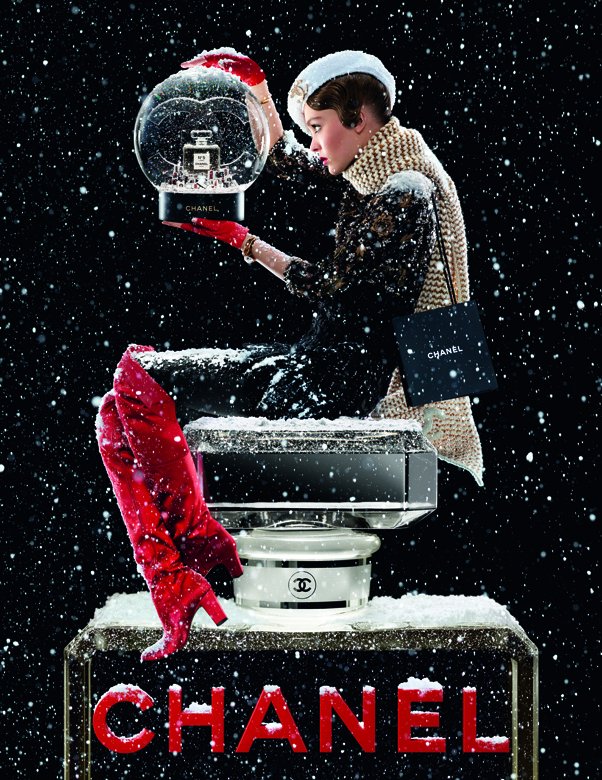 CHANEL’s No5 L’EAU Sets the Tone for a Wonderful Festive Season Ahead
