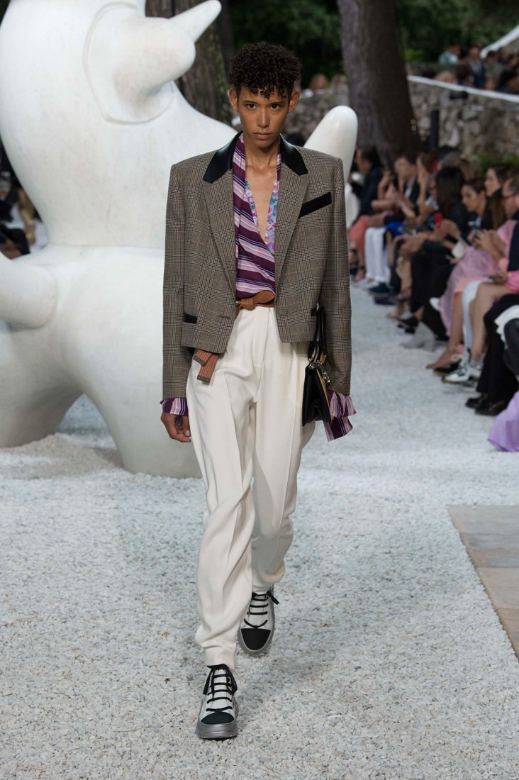 <strong>كارتييه،</strong> عطر <span dir=LTR>Heure Voyageuse Oud &amp; Menthe</span><br />
&nbsp;