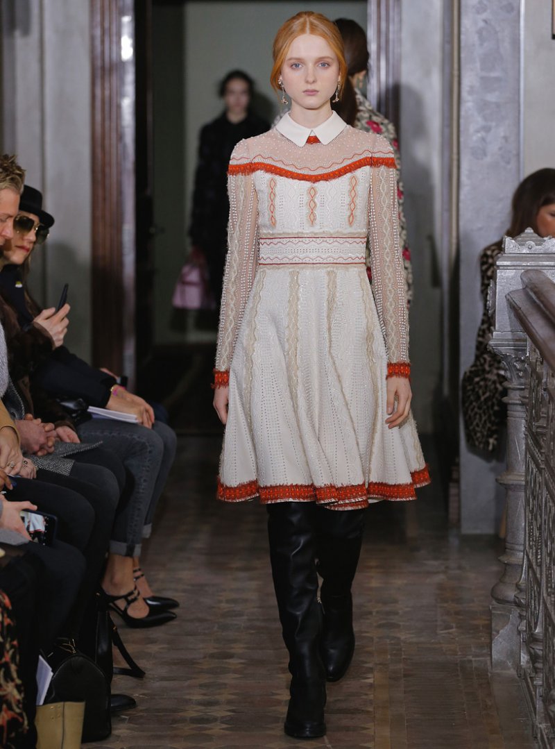 علامة Stella McCartney Kids<br />
<em>من موقع</em> <em>Melijoe.com</em><br />
&nbsp;