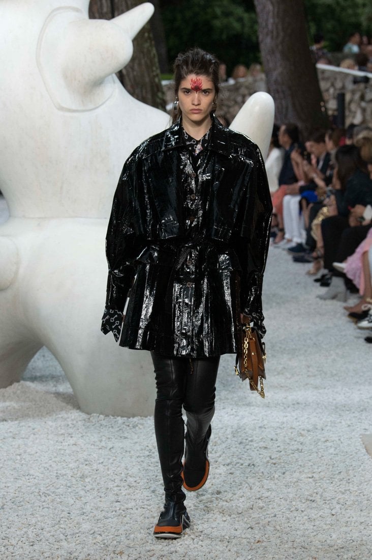 <strong>جزيرة راجا أنبات، إندونيسيا </strong><br />
تخوّلكم هذه الجزيرة إستكشاف الطّبيعة ومخلوقاتها. فإلى جانب الإسترخاء على جزيرة محاطة بالماء ومتّسمة بطقس مشمس، ينتظركم الكثير من الغطس السّطحيّ لإستكشاف المخلوقات البحريّة. يمكنك أيضاً التّوجّه إلى جزيرة <span dir=LTR>Gam</span> ومشاهدة عصافير الجنّة.