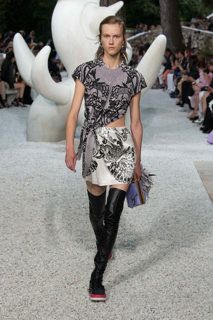 علامة <span dir=LTR>Suboo</span><br />
<em>من موقع مودا أوبيراندي </em><br />
&nbsp;