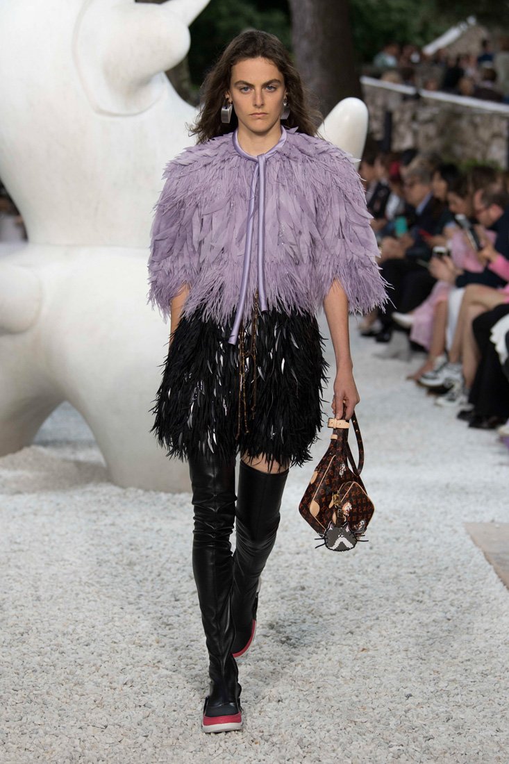 <strong>علبة الهاتف الخليويّ </strong><br />
لويس فويتون